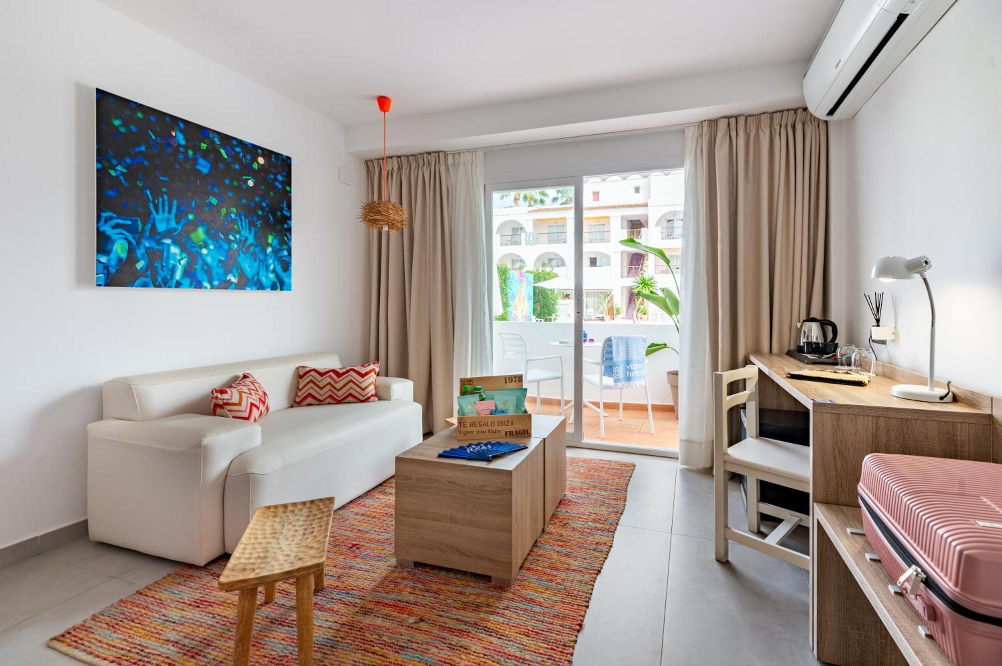 Hotel Vibra Bossa Flow - Adults Only Playa d'en Bossa Bagian luar foto