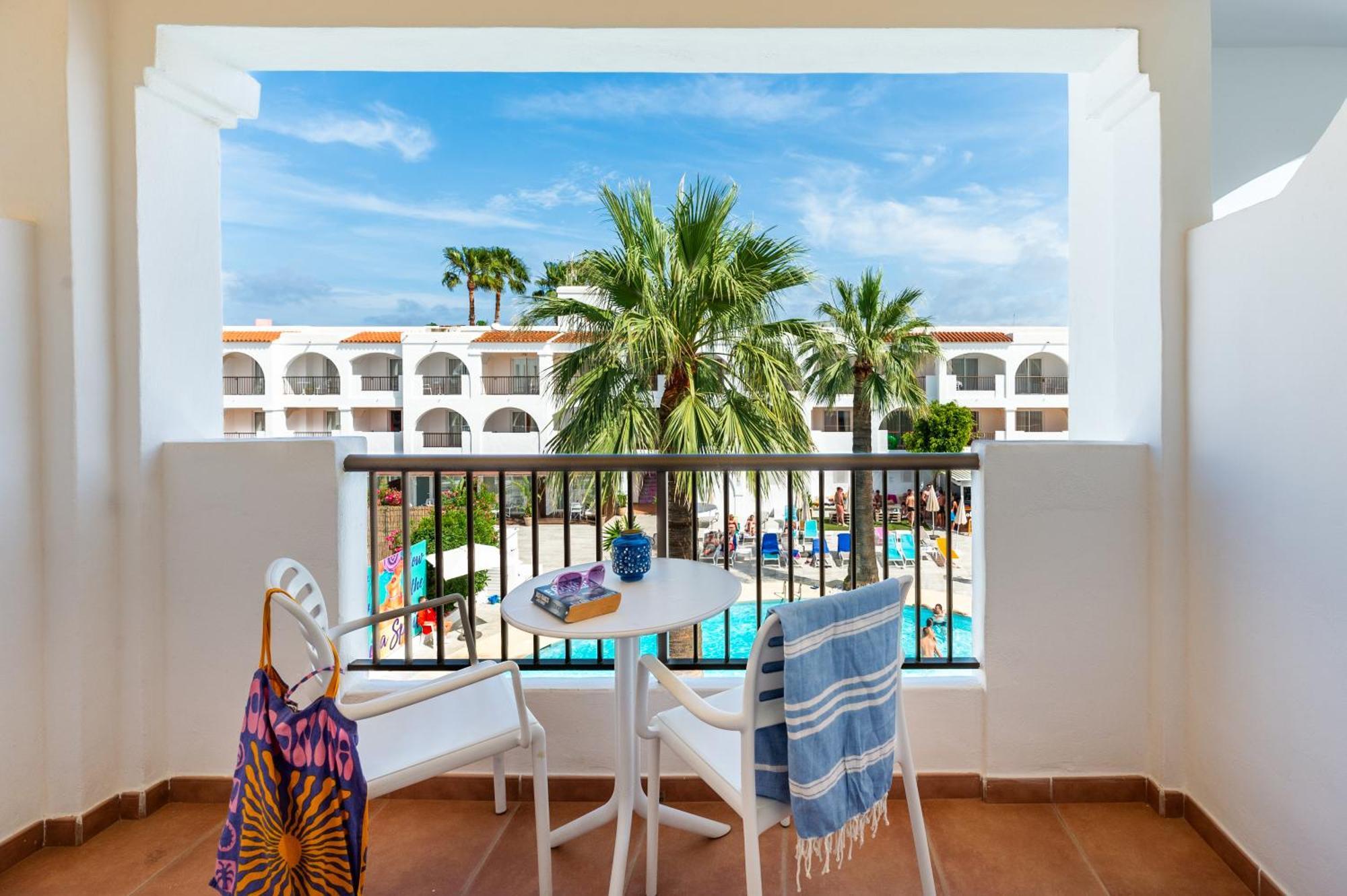 Hotel Vibra Bossa Flow - Adults Only Playa d'en Bossa Bagian luar foto