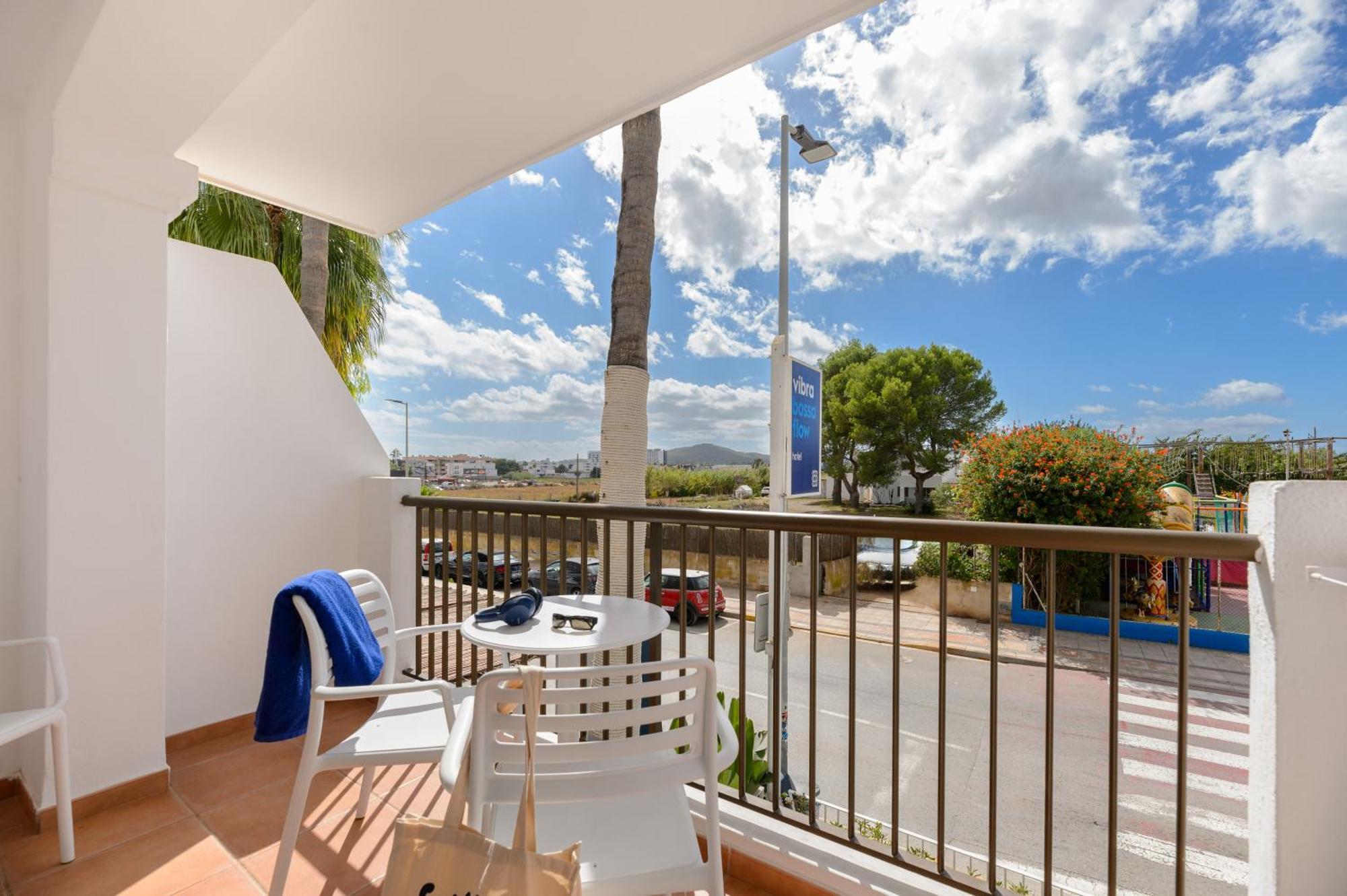 Hotel Vibra Bossa Flow - Adults Only Playa d'en Bossa Bagian luar foto