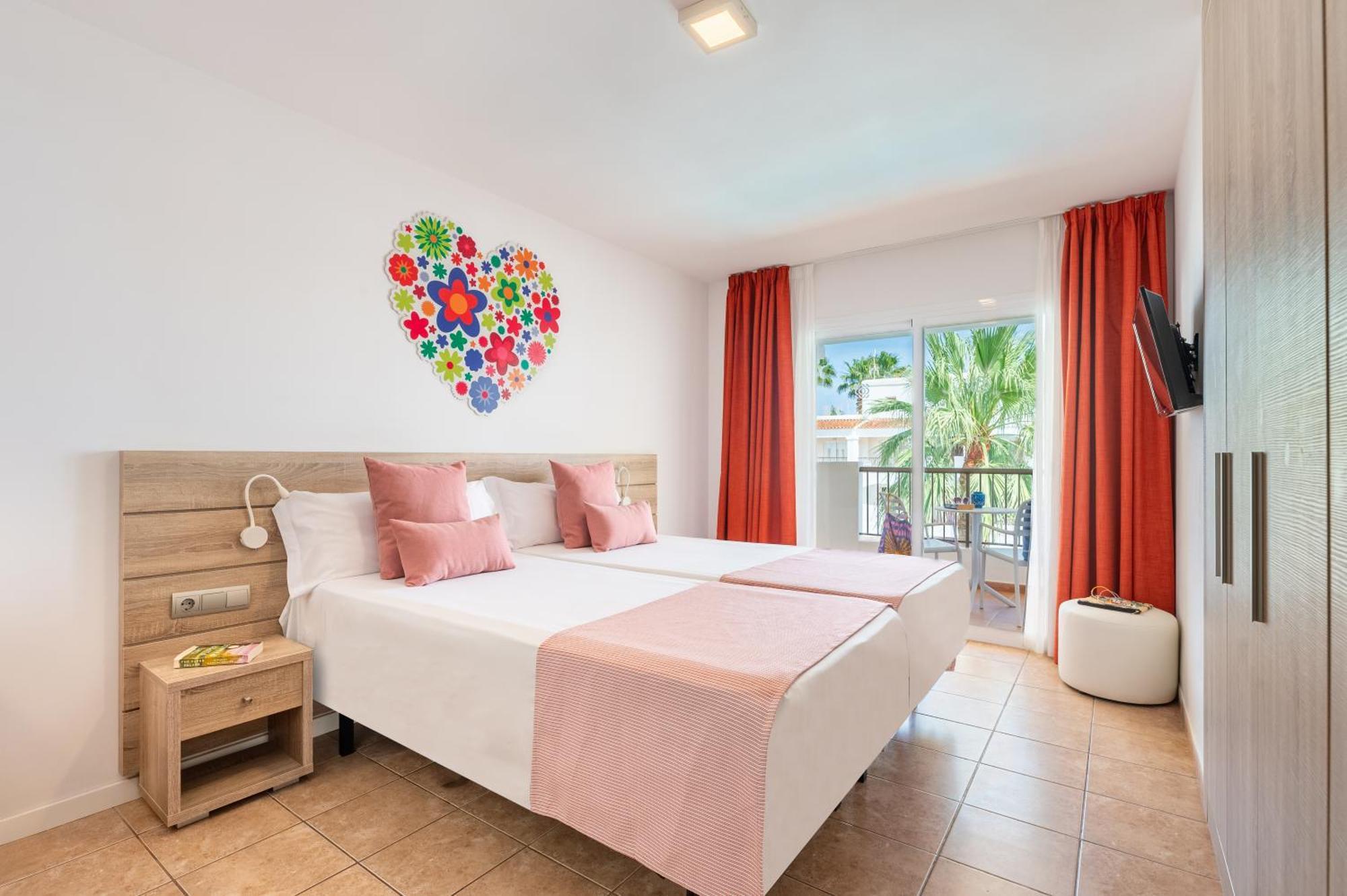 Hotel Vibra Bossa Flow - Adults Only Playa d'en Bossa Bagian luar foto