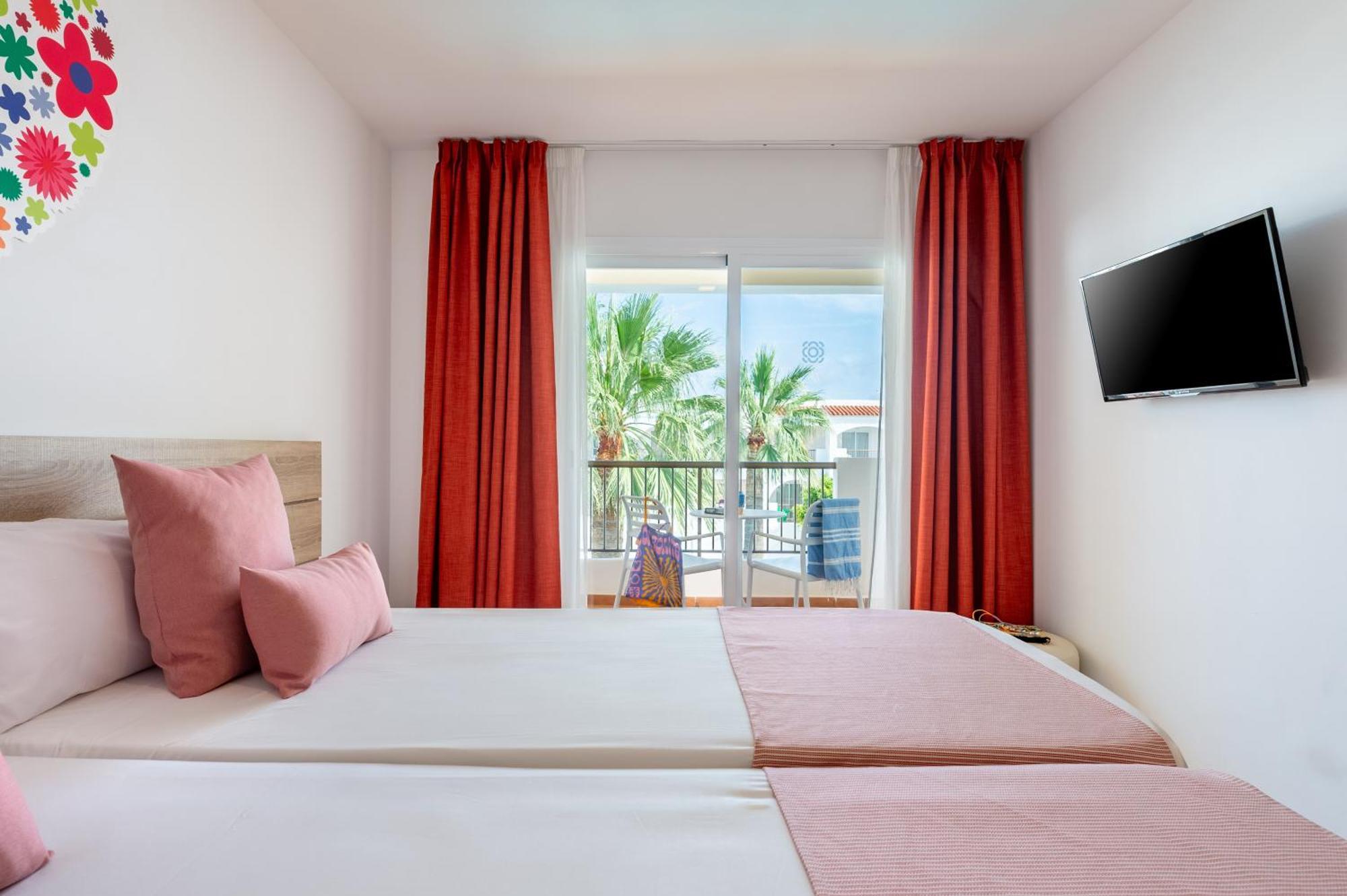 Hotel Vibra Bossa Flow - Adults Only Playa d'en Bossa Bagian luar foto